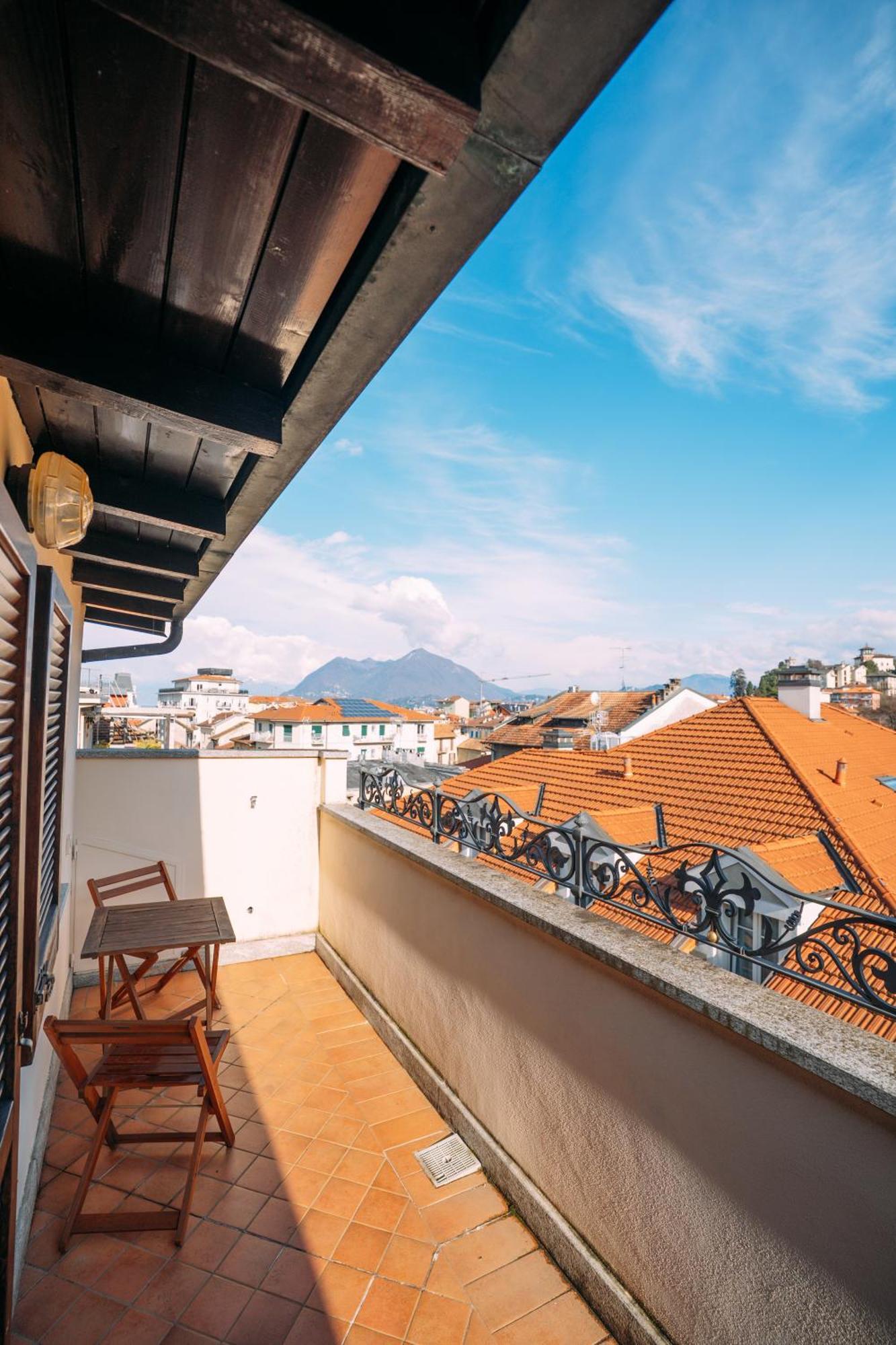 Suite Romantic Vista Lago Стреза Екстериор снимка
